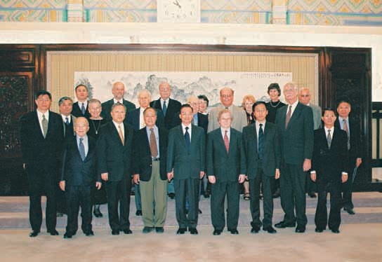 Premier Wen Jiabao was meeting the U.S. members of the PRC-U.S. Joint committee on High Energy Physics on Oct.15,2004.